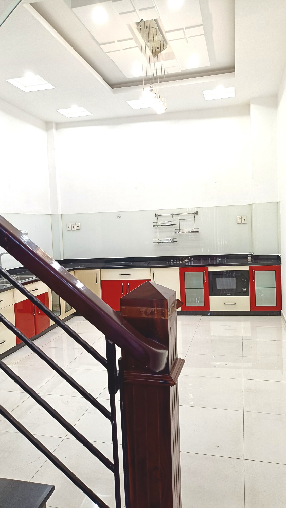 Mặt tiền Phú Thọ Hòa, trung tâm chợ vải, 64m2, 4x17, dòng tiền 28tr/tháng, Chỉ 14.7 tỷ