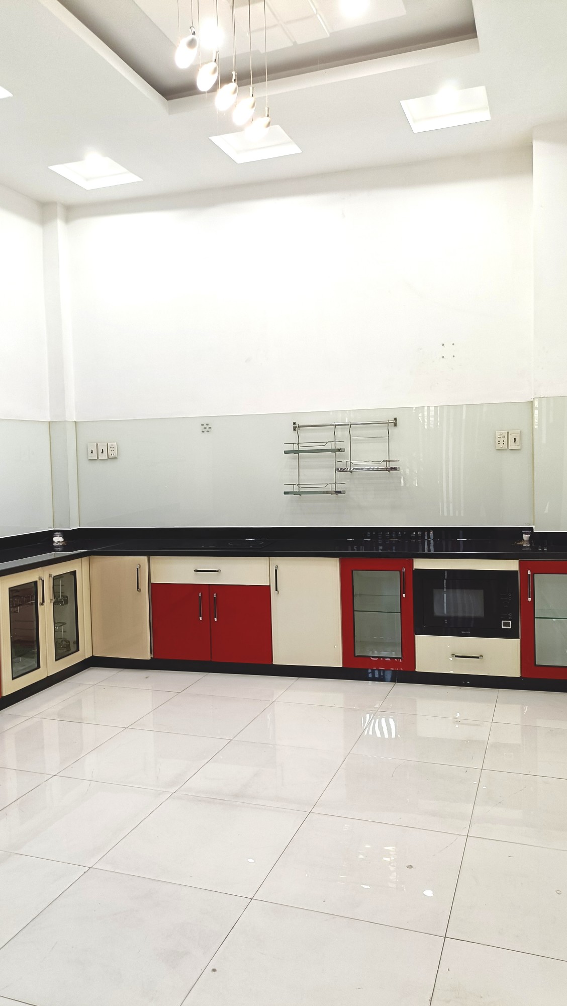 Mặt tiền Phú Thọ Hòa, trung tâm chợ vải, 64m2, 4x17, dòng tiền 28tr/tháng, Chỉ 14.7 tỷ