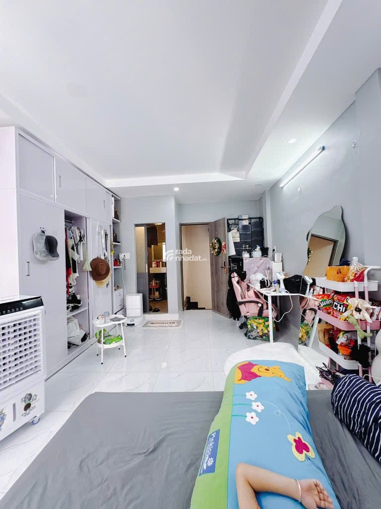 Nhà bán đường Đoàn Văn Bơ Quận 4, 3 tầng mới xây đẹp, giá chỉ hơn 4 tỉ công chứng sang tên ngay
