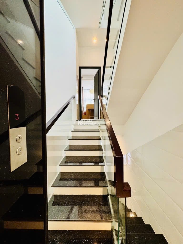 SIÊU PHẨM CHDV NGAY ĐIỂM CHECK IN NHÀ THỜ TÂN ĐỊNH PHƯỜNG TÂN ĐỊNH QUẬN 1