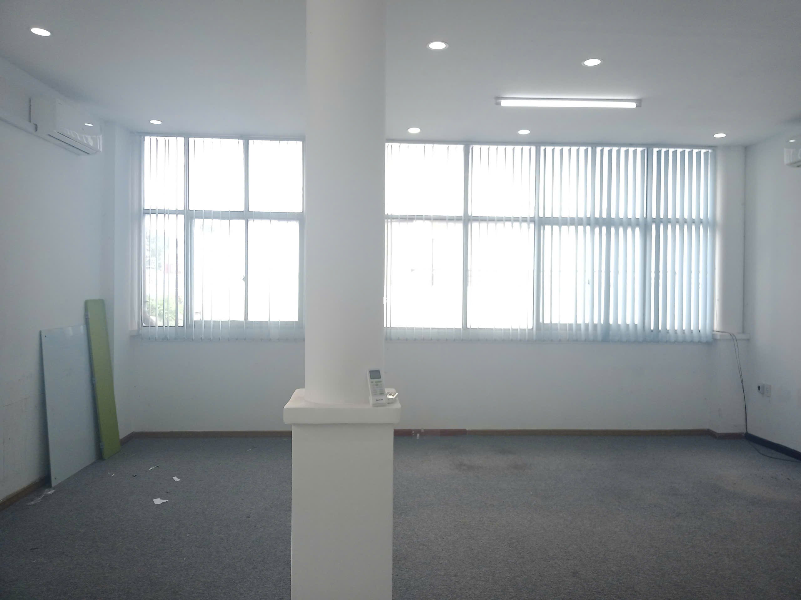 TĂNG TỐC ĐỘI NGŨ: VĂN PHÒNG 45M2 Q.10, CHỈ 15 TRIỆU/THÁNG!