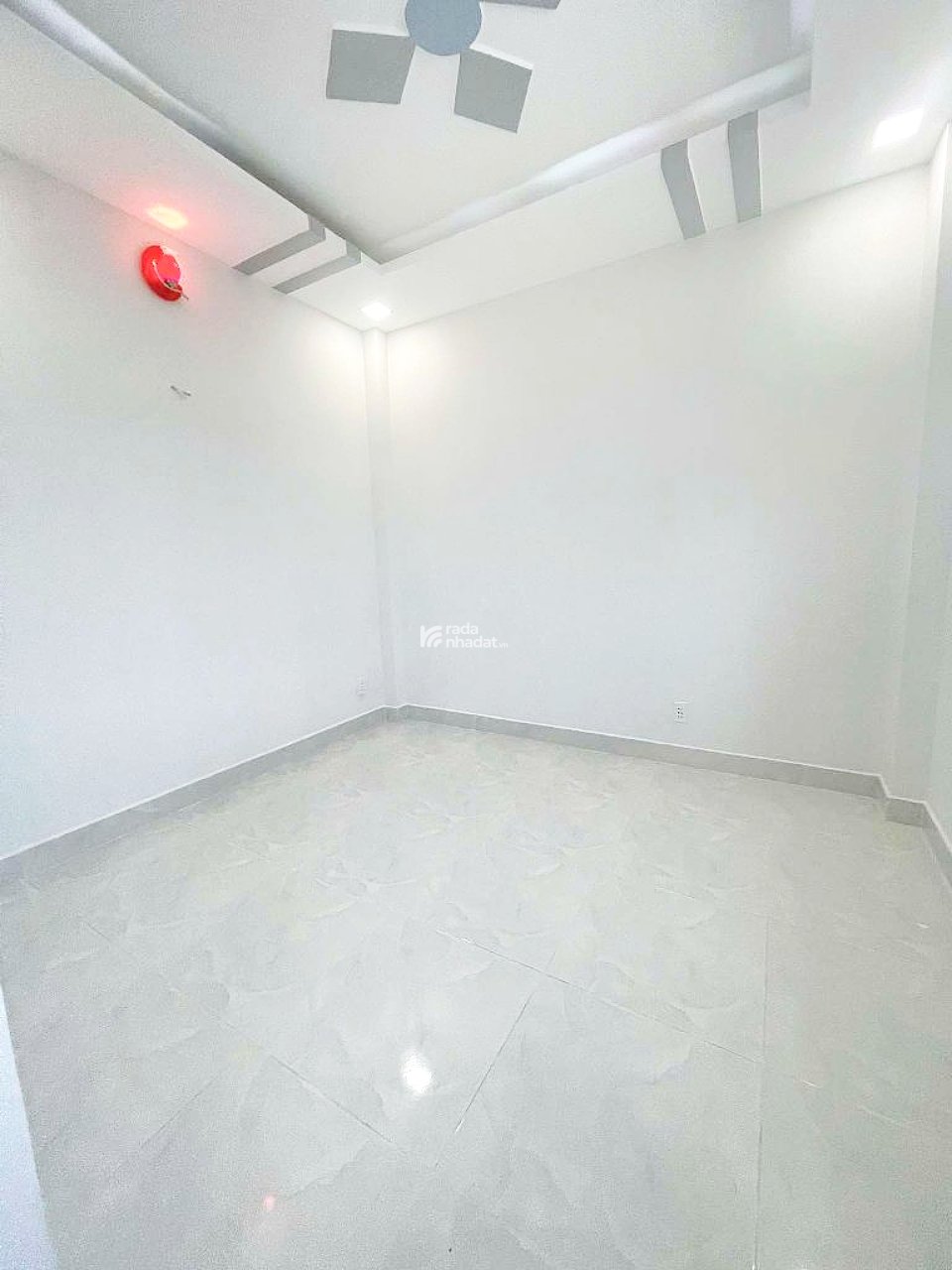 BÁN NHÀ BÌNH TÂN KẾ AEON MALL 71M2 6.1 TỶ 4 TẦNG 5PN 5WC HẺM Ô TÔ