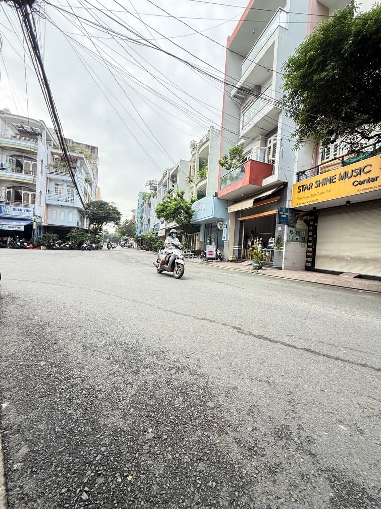 LÔ GÓC 2 MẶT TIỀN- BÀU CÁT 8-P.11- TÂN BÌNH-DT: 4.2*10M- 11 TỶ 8