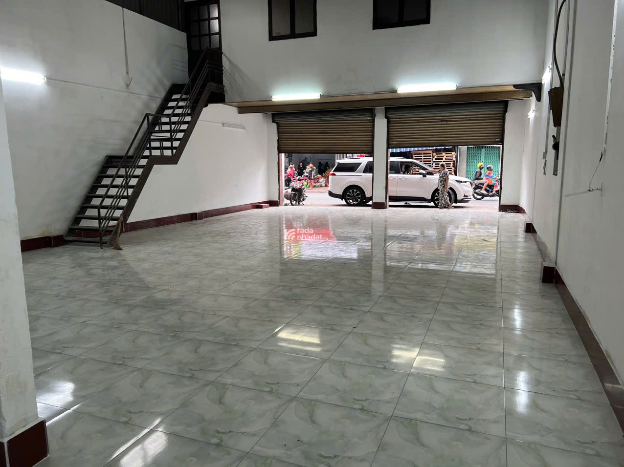 BÁN NHÀ MẶT TIỀN ÂU CƠ SIÊU DÀI 40M  ĐANG CHO THUÊ 30 TRIỆU/THÁNG 