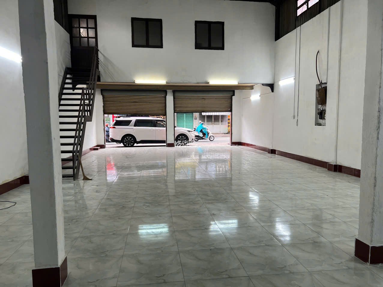 BÁN NHÀ MẶT TIỀN ÂU CƠ SIÊU DÀI 40M  ĐANG CHO THUÊ 30 TRIỆU/THÁNG 