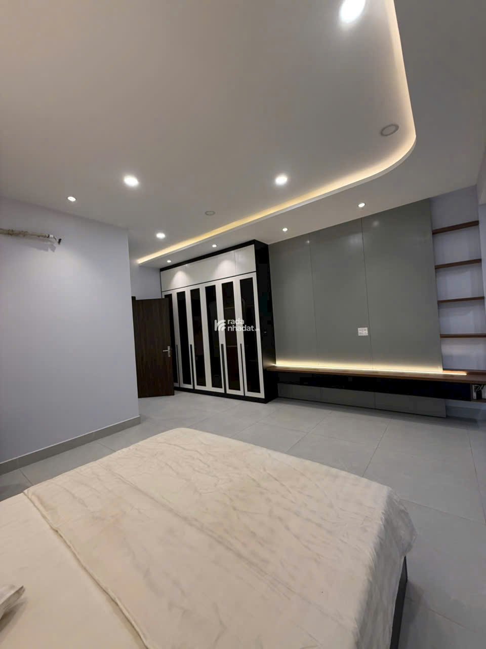 Căn góc 3 Mặt Tiền DT(4.2x15m) 5 tầng Giá 13.5 tỷ hẻm thông Cao Thắng P12 Q10