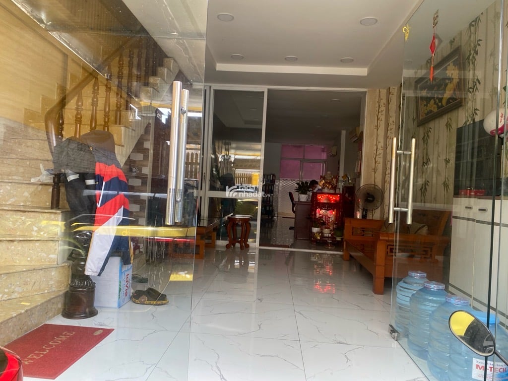 NHÀ 4 LẦU XE HƠI NGỦ TRONG NHÀ - NGUYỄN VĂN LINH BÌNH THUẬN QUẬN 7-DT: 4.5*20m- 14 tỷ 