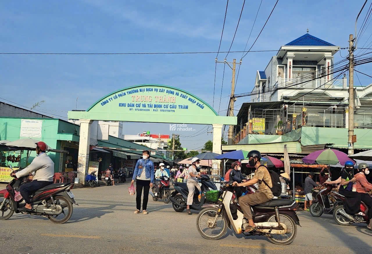 Cần bán đất, đường trước nhà 7m, đường bê tông ôtô vào tận nhà.