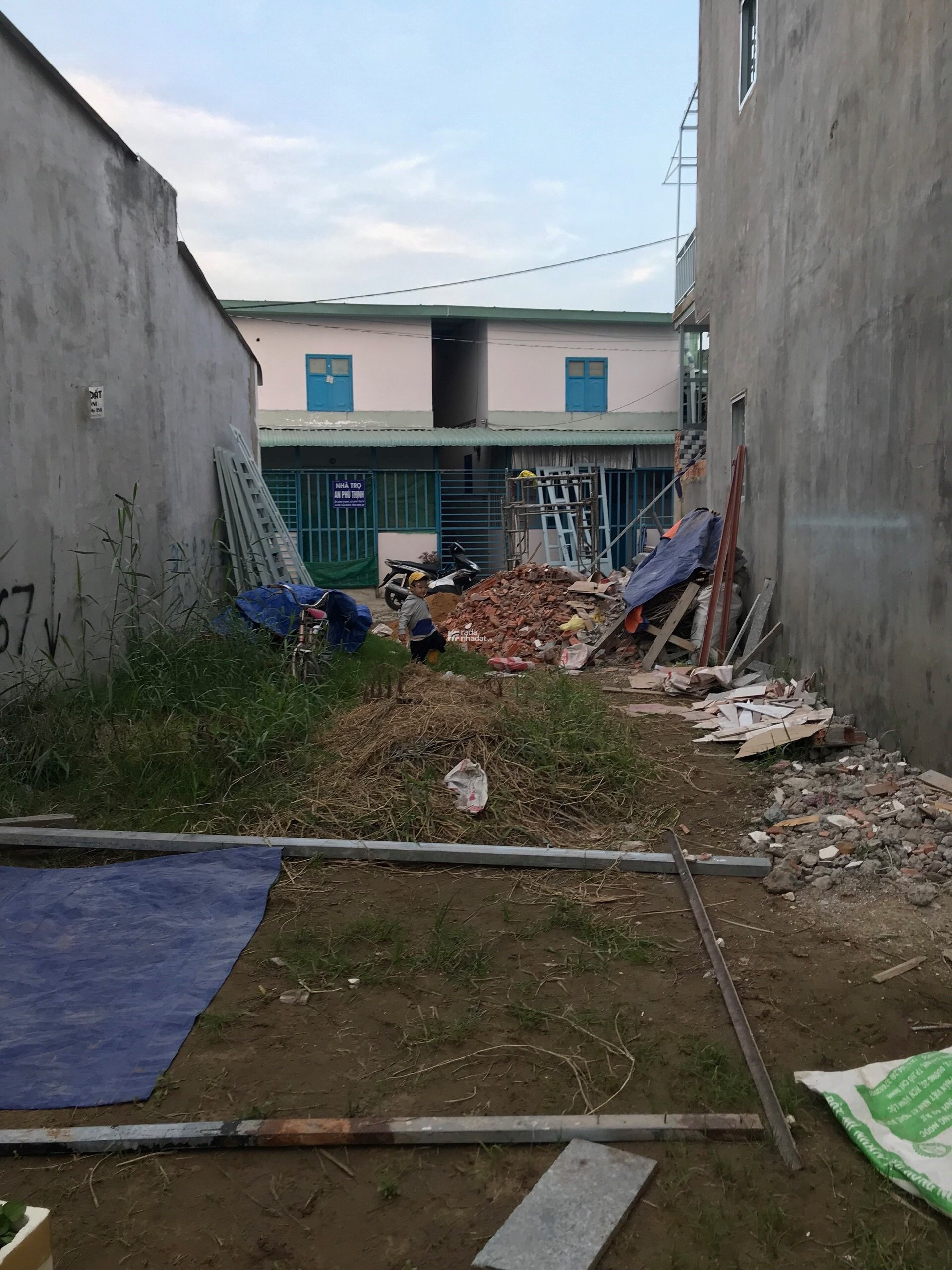 Cần bán đất, đường trước nhà 7m, đường bê tông ôtô vào tận nhà.