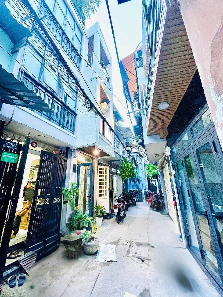 HẺM XE HƠI SÁT NHÀ, LẠC LONG QUÂN, TÂN BÌNH, 3 TẦNG CÓ KC Ở NGAY. GIẢM 350TR CHỈ CÒN 3T TL 