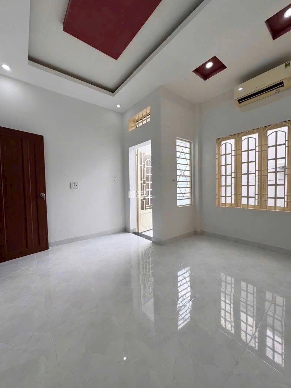 Người thân cần bán gấp nhà DT 47m2 giá 3tỷ150tr ở Điện Biên Phủ, P15, Bình Thạnh. Nhà hẻm xe hơi 