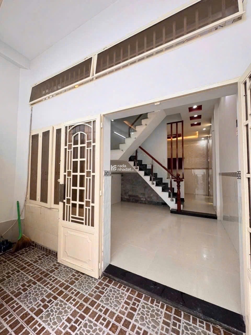 Người thân cần bán gấp nhà DT 47m2 giá 3tỷ150tr ở Điện Biên Phủ, P15, Bình Thạnh. Nhà hẻm xe hơi 