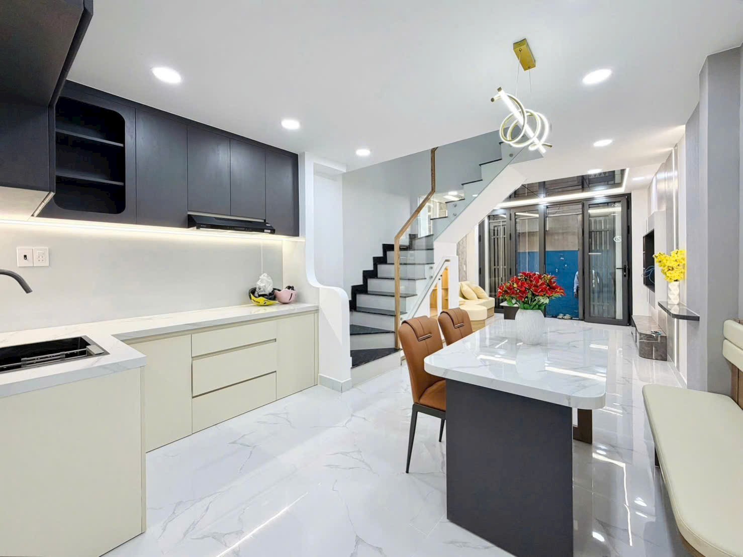 Hạ giá còn 4 tỷ 650 nhà 45m2 đường Phùng Văn Cung, P7, Phú Nhuận. Xây 5 tầng, hẻm 5m