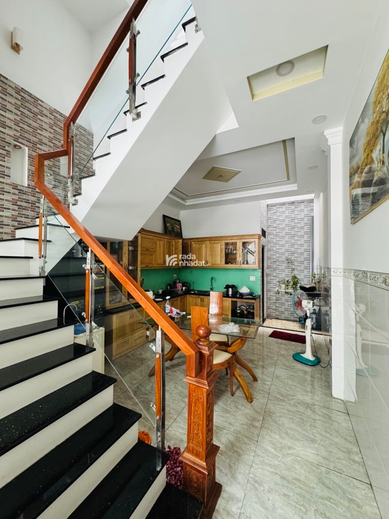 NHÀ ĐẸP BÌNH TÂN - HẺM 8M - XE HƠI NGỦ NHÀ - 67M2 - KHU DÂN TRÍ CAO