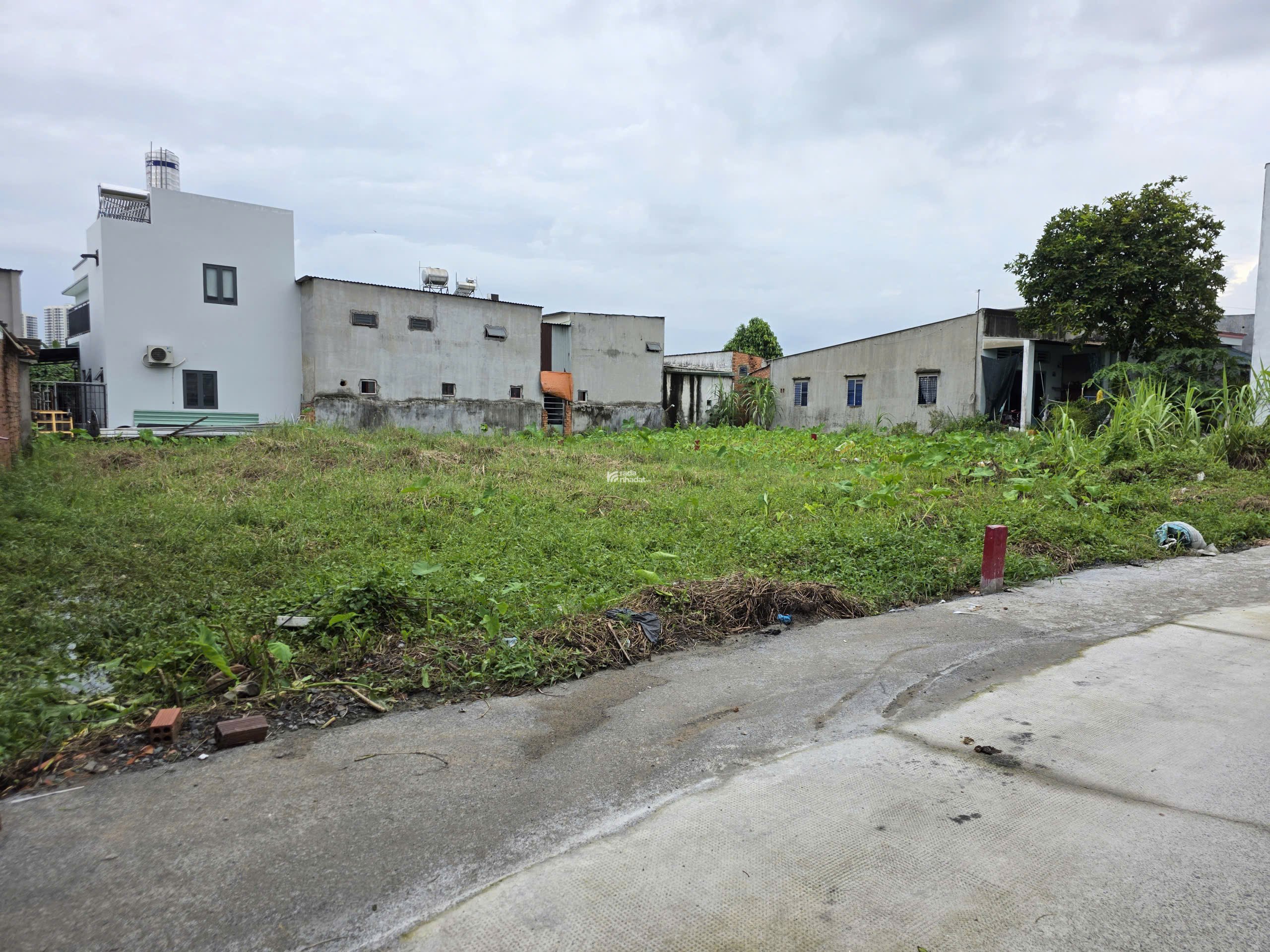 BÁN GẤP ĐẤT ĐƯỜNG THÔNG SÁT BÊN VINHOMES Q9 - DT 78M2 CHỈ 4.5 TỶ (TLCC)