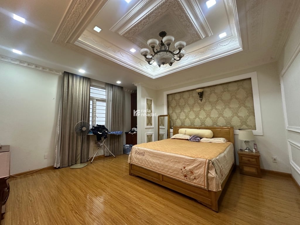 Biệt thự 3 mặt tiền đường Trường Sa 10 x 16 x 4 tầng hoàn công đầy đủ 