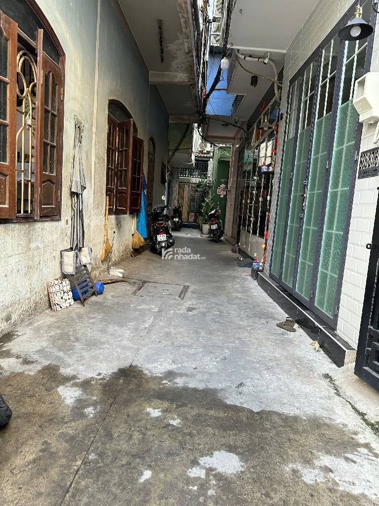 HẺM XE HƠI SÁT NHÀ, LẠC LONG QUÂN, TÂN BÌNH, 24M2 CÓ KC Ở NGAY. GIẢM 350TR CHỈ CÒN 4.5T TL 