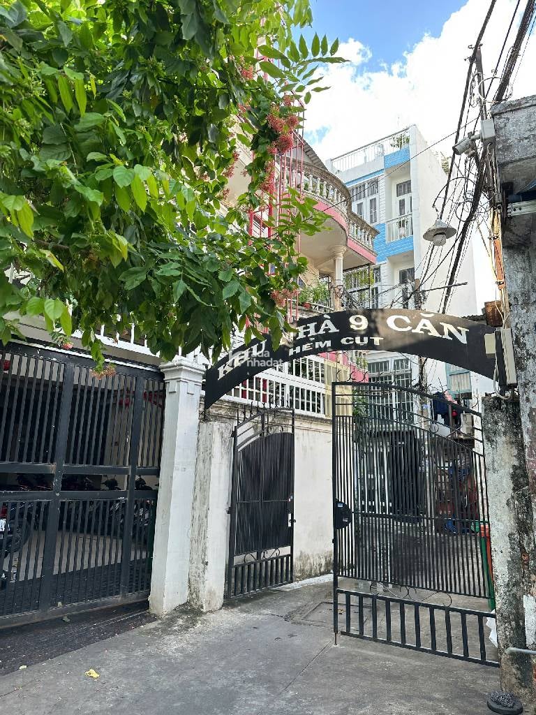 HẺM XE HƠI SÁT NHÀ, LẠC LONG QUÂN, TÂN BÌNH, 24M2 CÓ KC Ở NGAY. GIẢM 350TR CHỈ CÒN 4.5T TL 