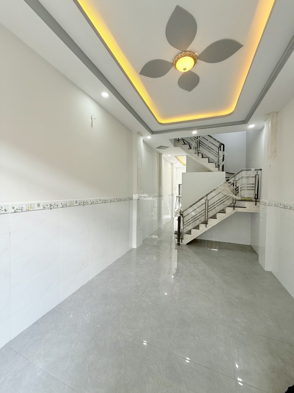 Bán nhà Quận Tân Phú_Âu Cơ_60m2 x 2 lầu nhà mới, chỉ có 5 tỷ3 TL