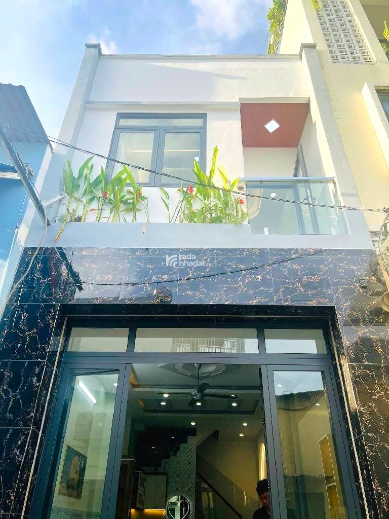 Gần ngã tư Bốn Xã – Giáp Tân Phú. Hơn 4 tỷ xíu – 40m2, sổ hồng riêng