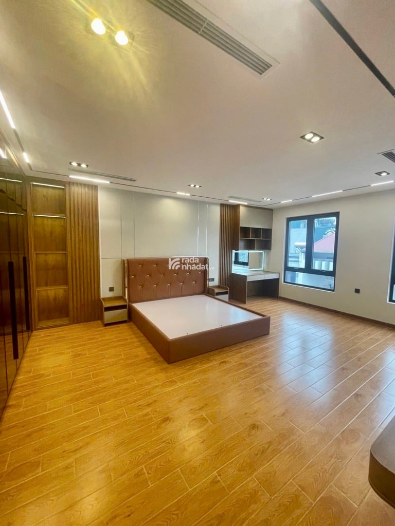 NHÀ MỚI, SÁT PHỐ, KINH DOANH - 7 TẦNG THANG MÁY, Ở SƯỚNG.