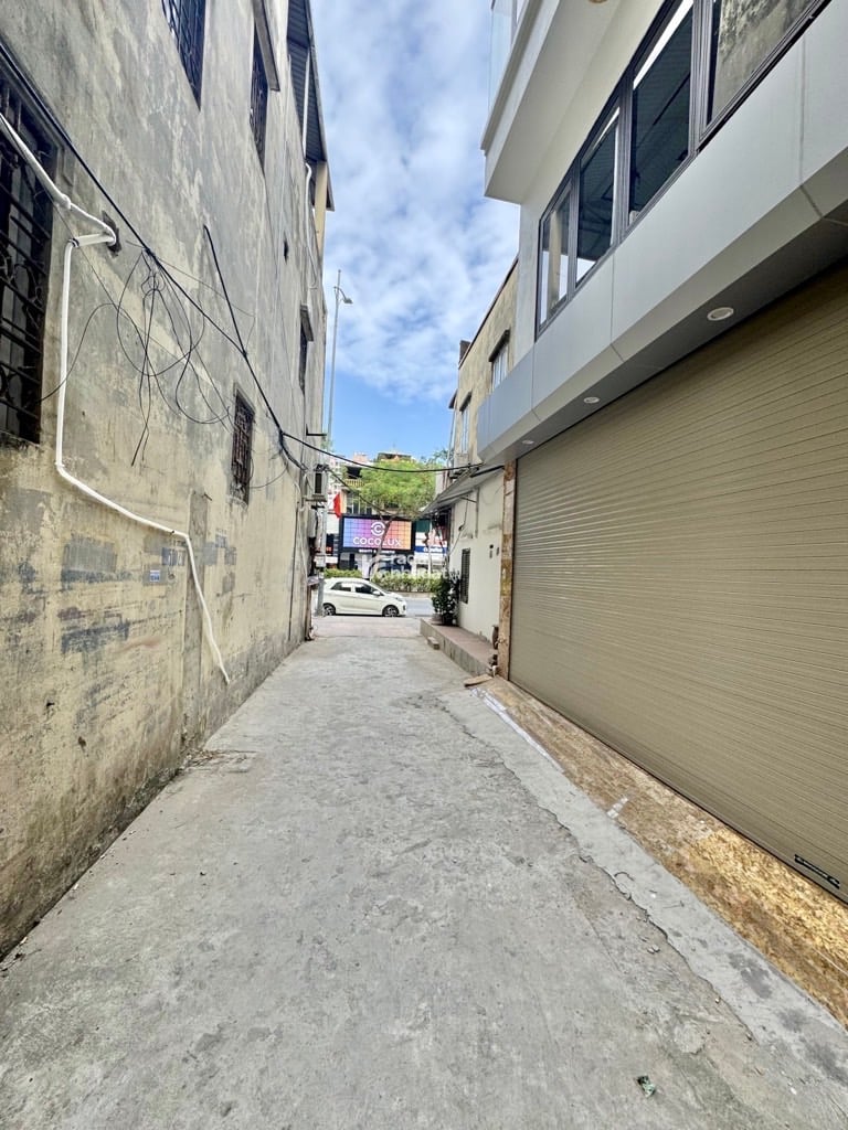 NHÀ MỚI, SÁT PHỐ, KINH DOANH - 7 TẦNG THANG MÁY, Ở SƯỚNG.