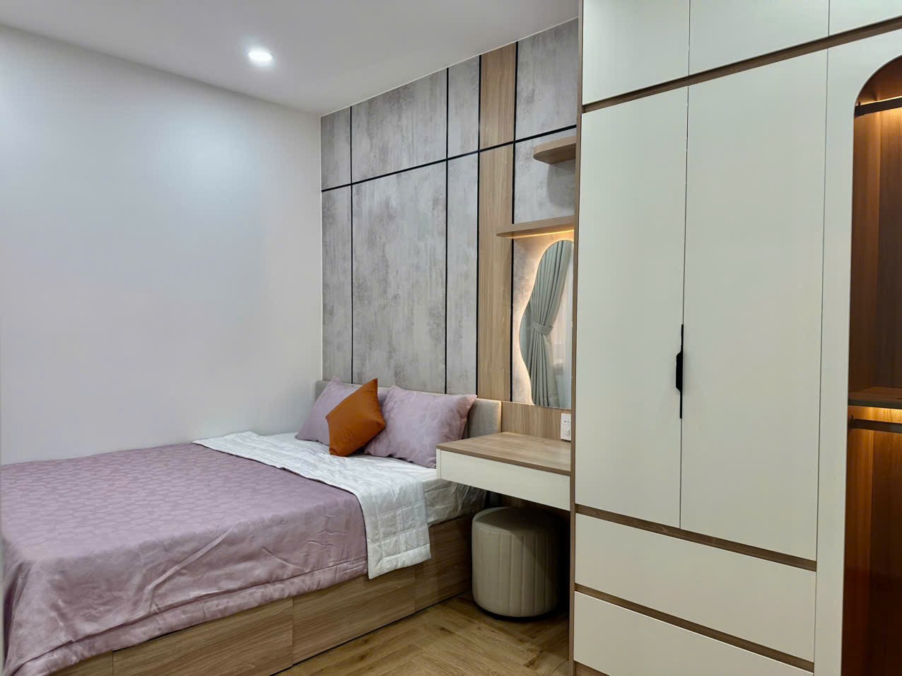 Bán nhanh căn hộ hộ sky garden 2, PMH, Q7, dt 81m2, tk 3PN nhà mới đẹp, giá chỉ 6,4 tỷ 