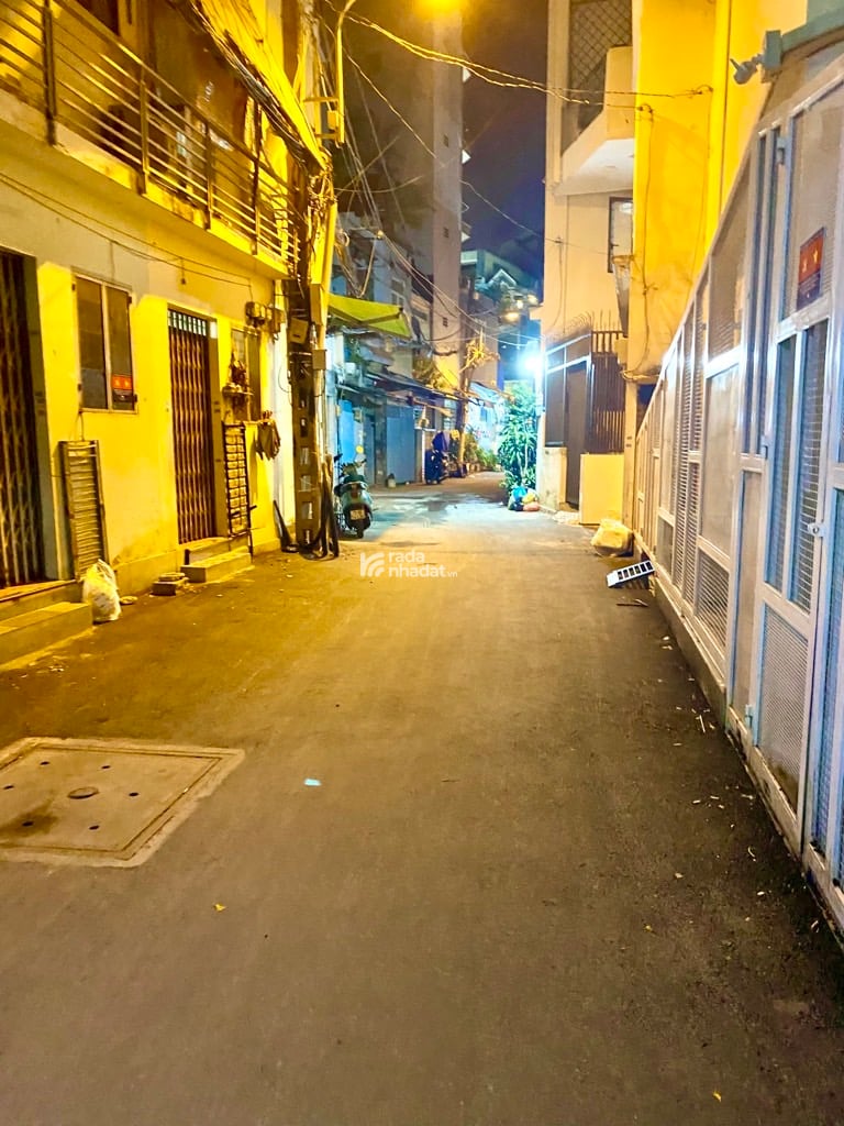 BÁN NHÀ BÀ HOM 20M2 2 TẦNG 2PN 2.X TỶ SÁT KHU ẨM THỰC PHÚ LÂM B

