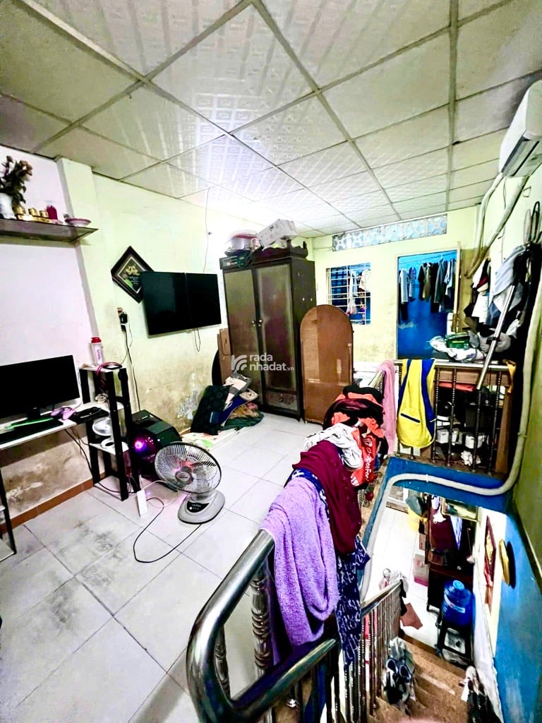 BÁN NHÀ BÀ HOM 20M2 2 TẦNG 2PN 2.X TỶ SÁT KHU ẨM THỰC PHÚ LÂM B
