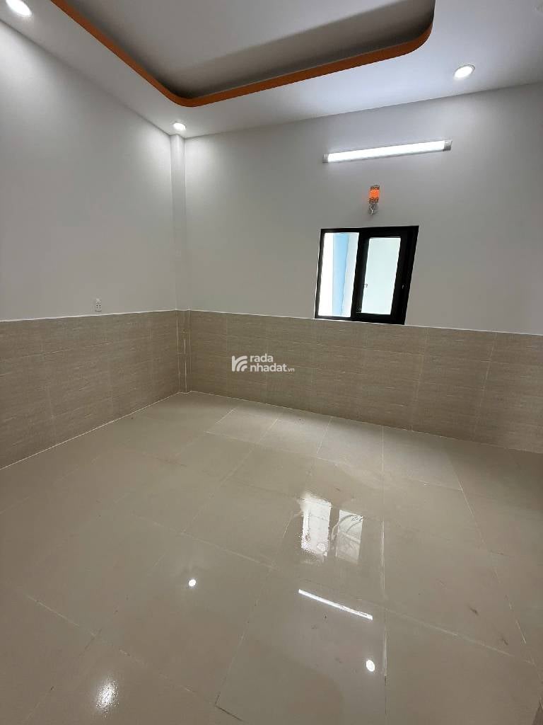 HẺM XE HƠI SÁT NHÀ, LẠC LONG QUÂN, TÂN BÌNH, 7M BỀ NGANG CÓ KC Ở NGAY. GIẢM 350TR CHỈ CÒN 5.3T 