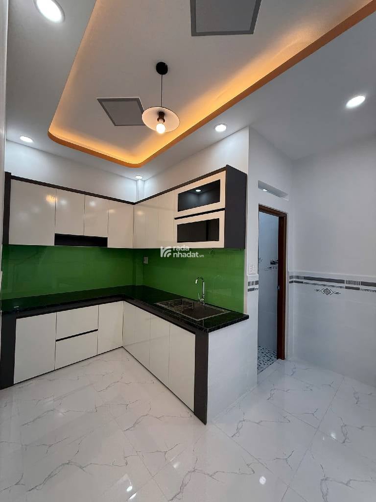 HẺM XE HƠI SÁT NHÀ, LẠC LONG QUÂN, TÂN BÌNH, 7M BỀ NGANG CÓ KC Ở NGAY. GIẢM 350TR CHỈ CÒN 5.3T 