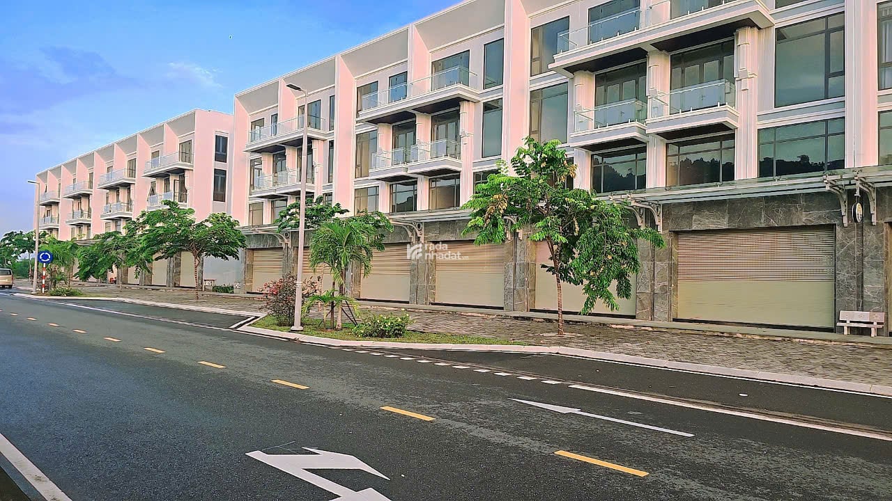 BÁN SHOPHOUSE SONADEZI HỮU PHƯỚC GẮN LIỀN VỚI KCN VÀ SÂN GOLF CHÂU ĐỨC