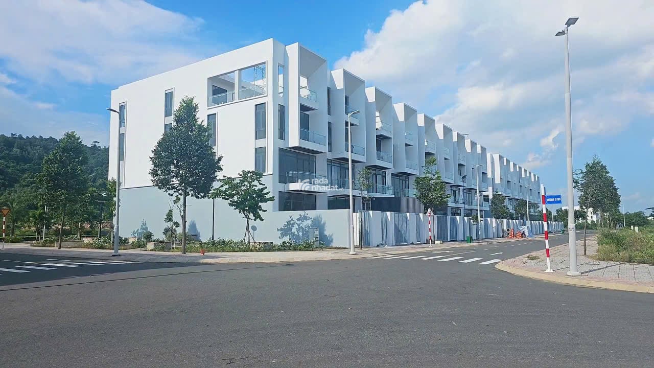 BÁN SHOPHOUSE SONADEZI HỮU PHƯỚC GẮN LIỀN VỚI KCN VÀ SÂN GOLF CHÂU ĐỨC