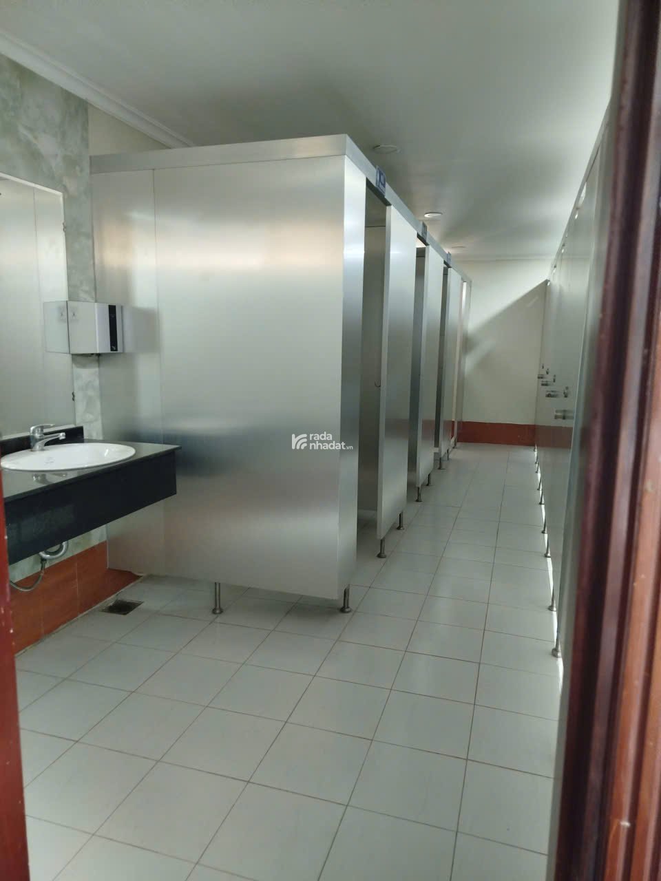 TIÊU ĐIỂM SÀI GÒN: VĂN PHÒNG HẠNG SANG - NGUYÊN TẦNG 8 ĐỘC LẬP TẠI QUẬN 3!