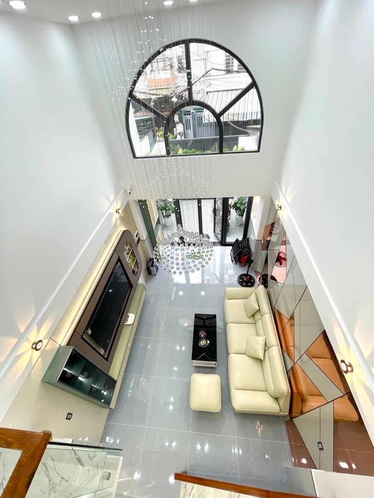 gò vấp hxh, 4 tầng ,nhỉnh 7T, nhà mới tặng nội thất