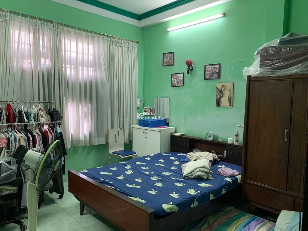 Nhà 4 tầng, nở hậu, trung tâm Phú Nhuận!