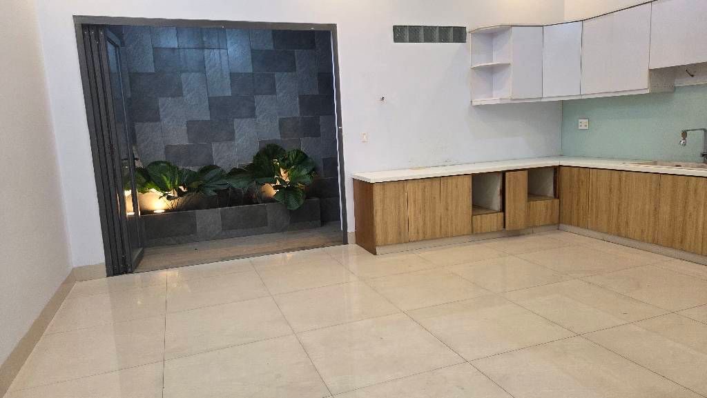3 LẦU BỀ THẾ 6M X 14M, XE HƠI TRÁNH, CẠNH AEON TÂN PHÚ,