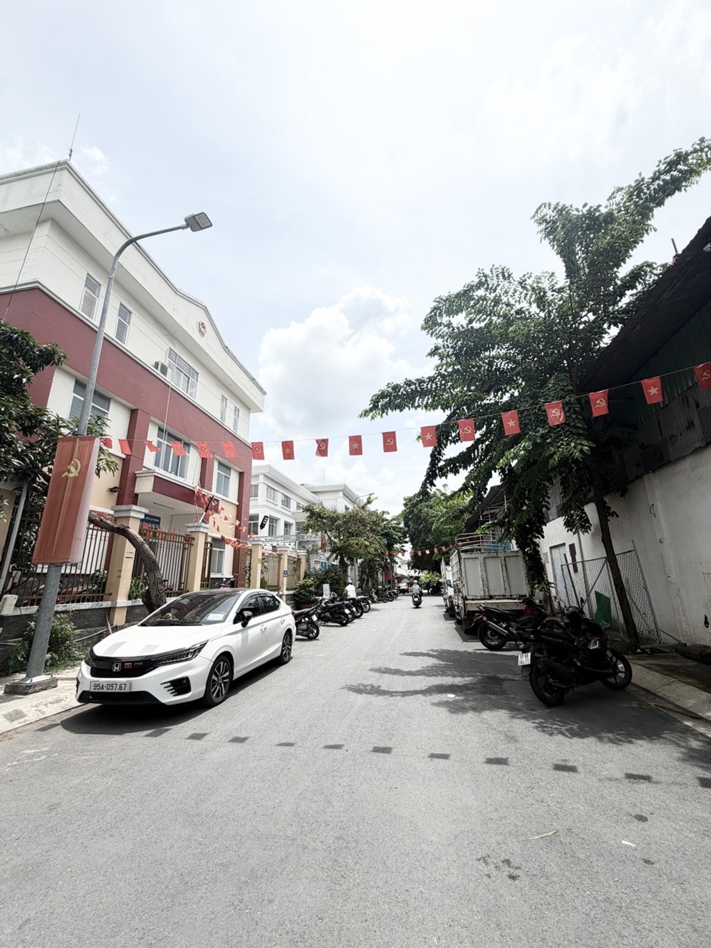 HẺM XE HƠI NƠ TRANG LONG, BÌNH THẠNH, 400M2 LÀM NHÀ XƯỞNG. GIẢM 650TR CHỈ 35T 