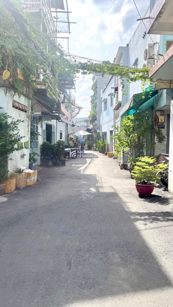 NHỈNH 4 TỶ - TRUNG TÂM QUẬN 6 VĂN THÂN - NHÀ 2 TẦNG  MỚI ĐẸP Ở NGAY - 20M RA HẺM XE HƠI