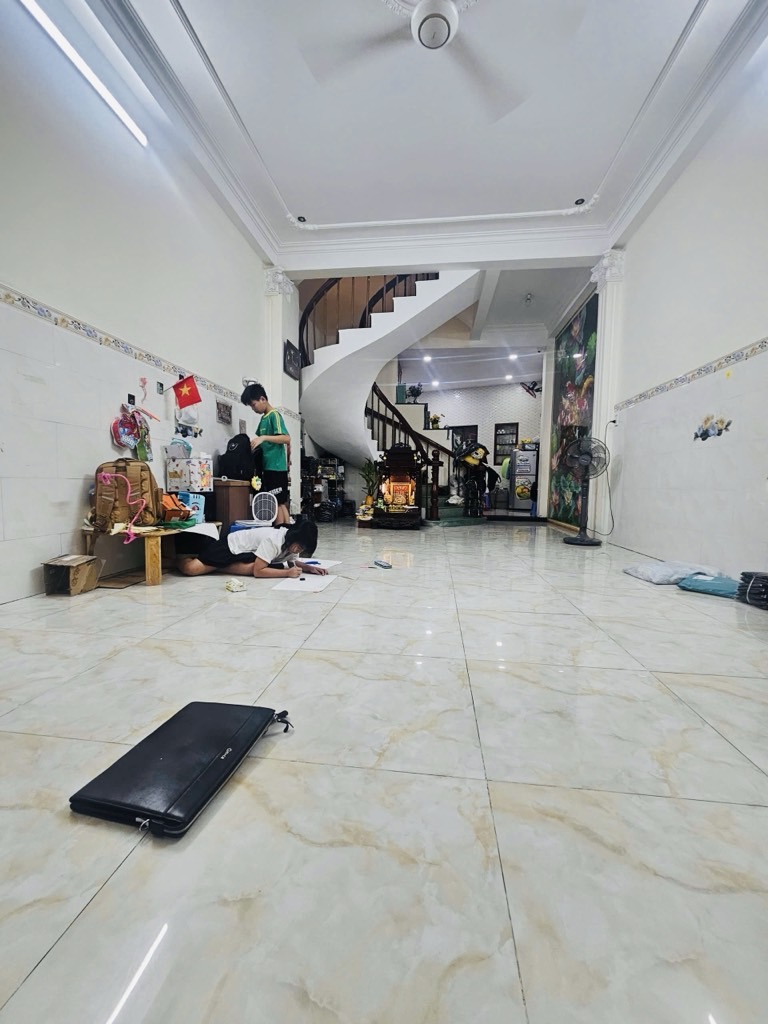 TÂN BÌNH - KHU CHỢ VẢI - 60M2 4 TẦNG BTCT - HẺM XE VF3