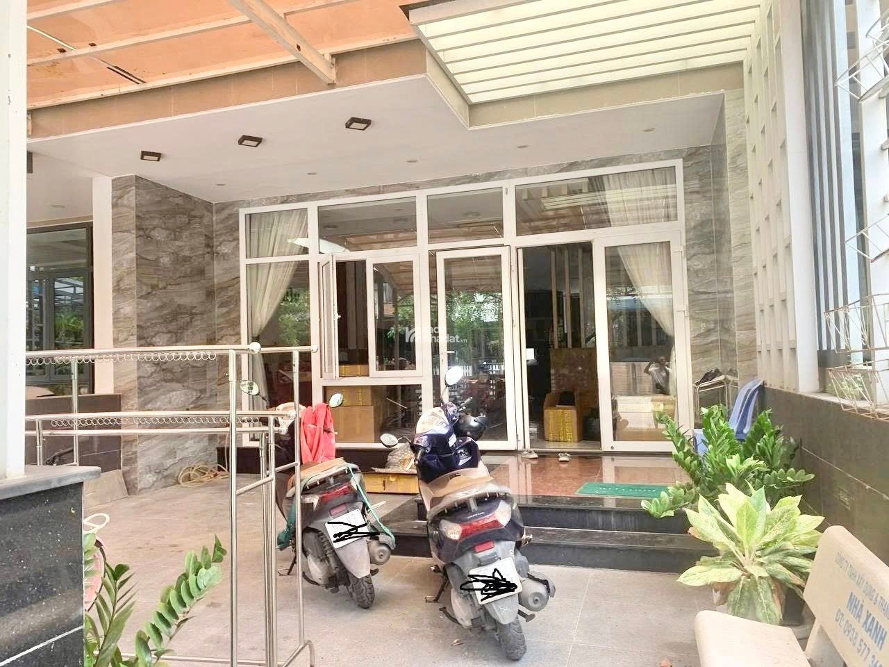 CHO THUÊ BIỆT THỰ SÂN VƯỜN KHU JAMONA HOME RESORT, FUL NỘI THẤT CAO CẤP,SÂN OTO. 