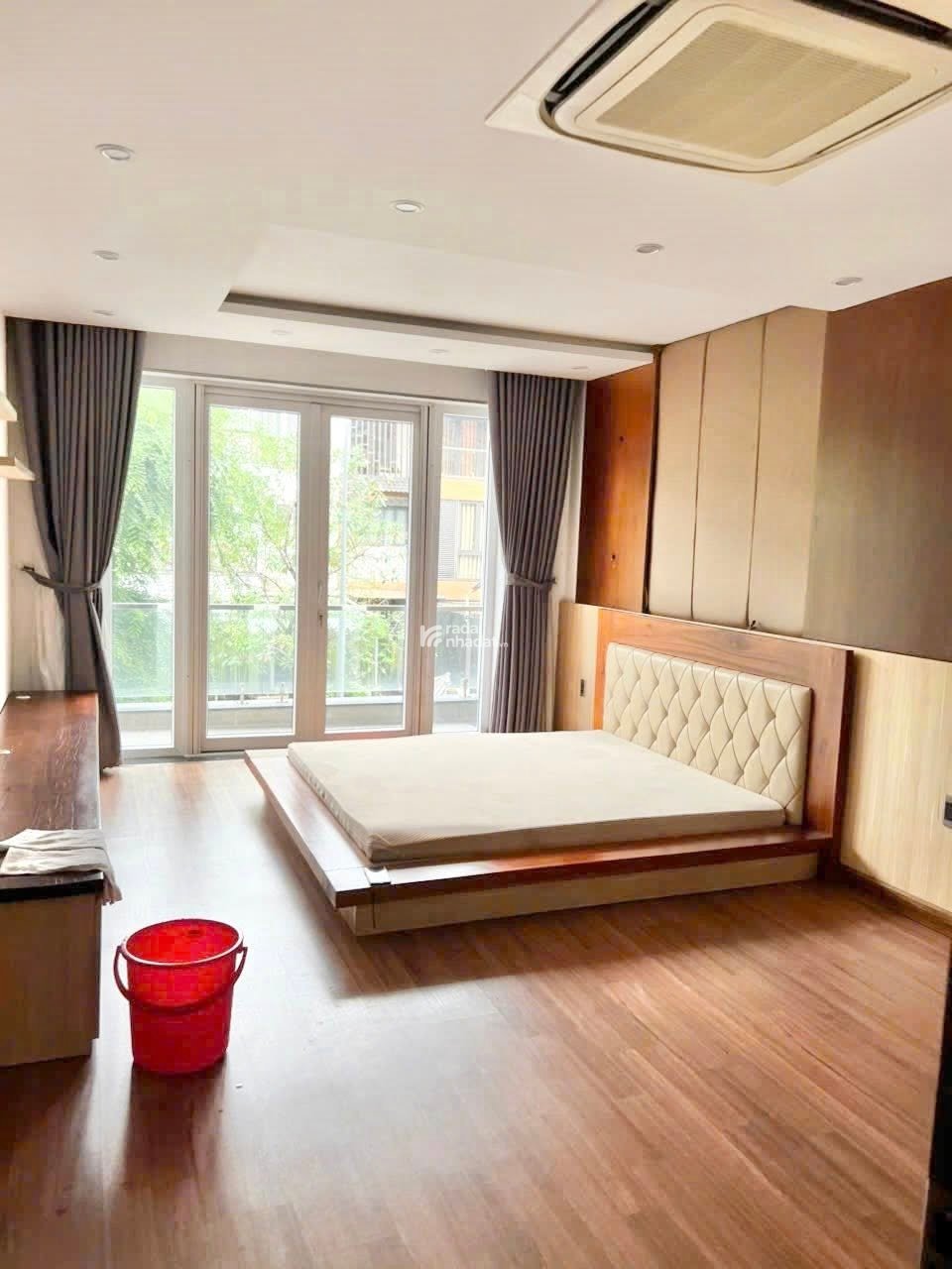 CHO THUÊ BIỆT THỰ SÂN VƯỜN KHU JAMONA HOME RESORT, FUL NỘI THẤT CAO CẤP,SÂN OTO. 