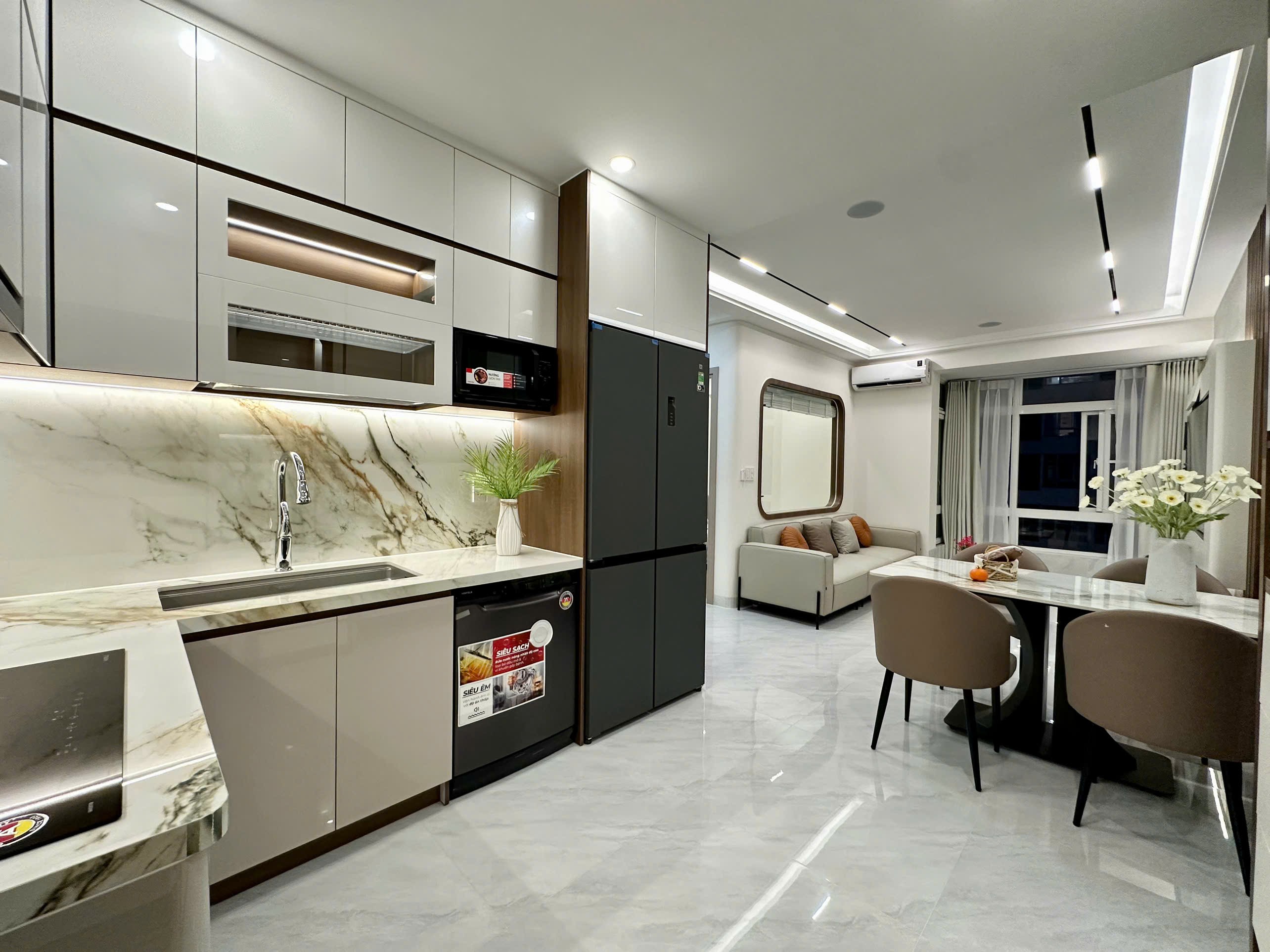 bán nhanh căn hộ Sky garden 3, Phú Mỹ Hưng, Q7,3PN nhà mới đẹp, giá chỉ 6,3 tỷ 