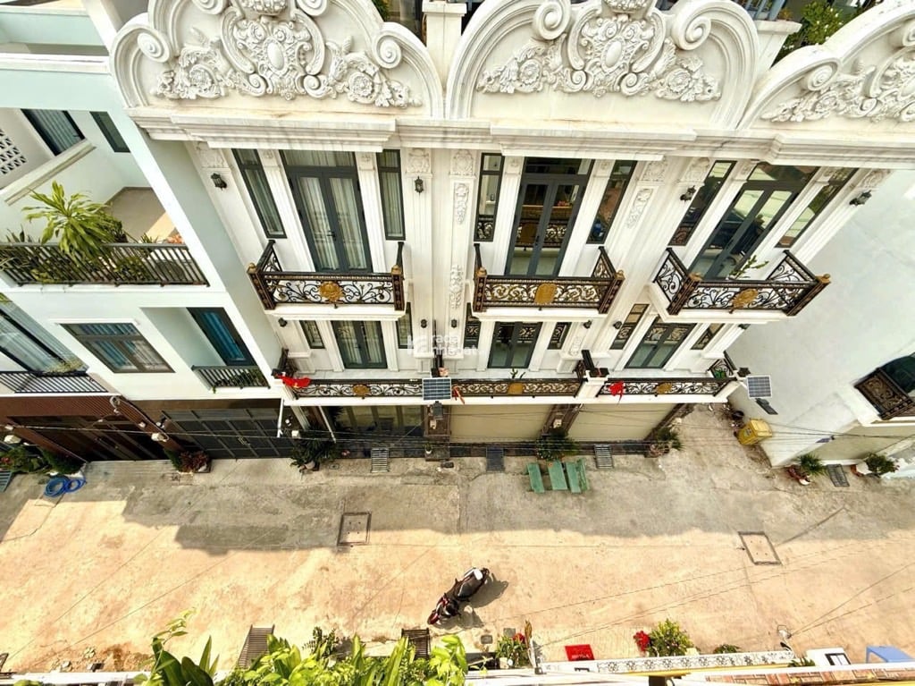 CỰC HIẾM NHÀ MỚI FULL NỘI THẤT NGAY Lê TRỌNG TẤN 4 TẦNG DT  ( 4*15) HXH CHỈ 7,6 TỶ