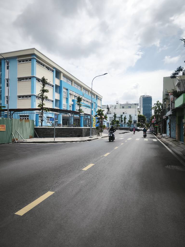 NHÀ 4 TẦNG BTCT, CỨNG CÁP - ĐỐI DIỆN TRƯỜNG HỌC, KINH DOANH ĐỈNH  