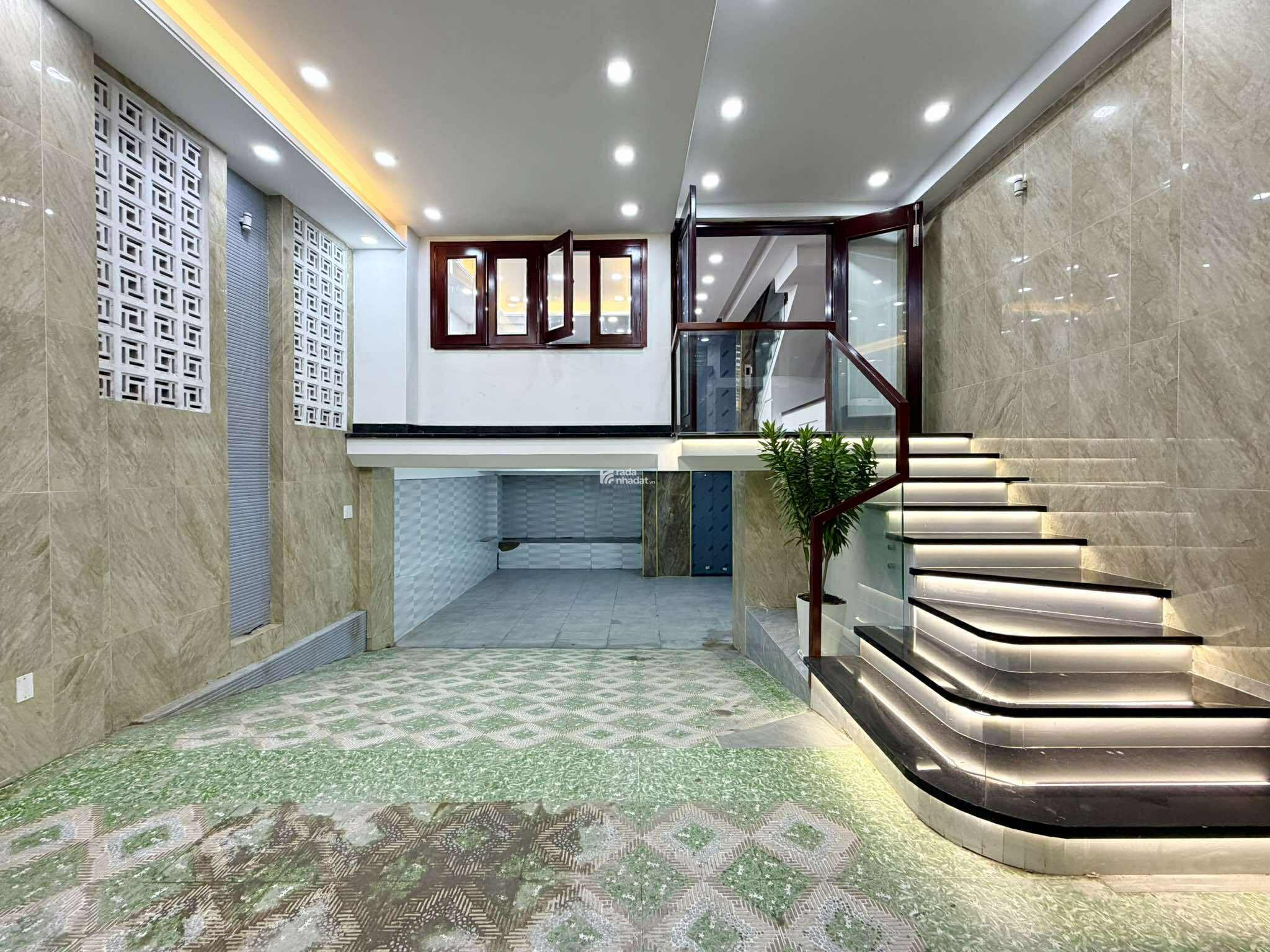 VILLA MẶT TIỀN PHÚ NHUẬN GIÁP NGUYỄN VĂN TRỖI - HẦM  4 TẦNG THANG MÁY - 18.3 TỶ