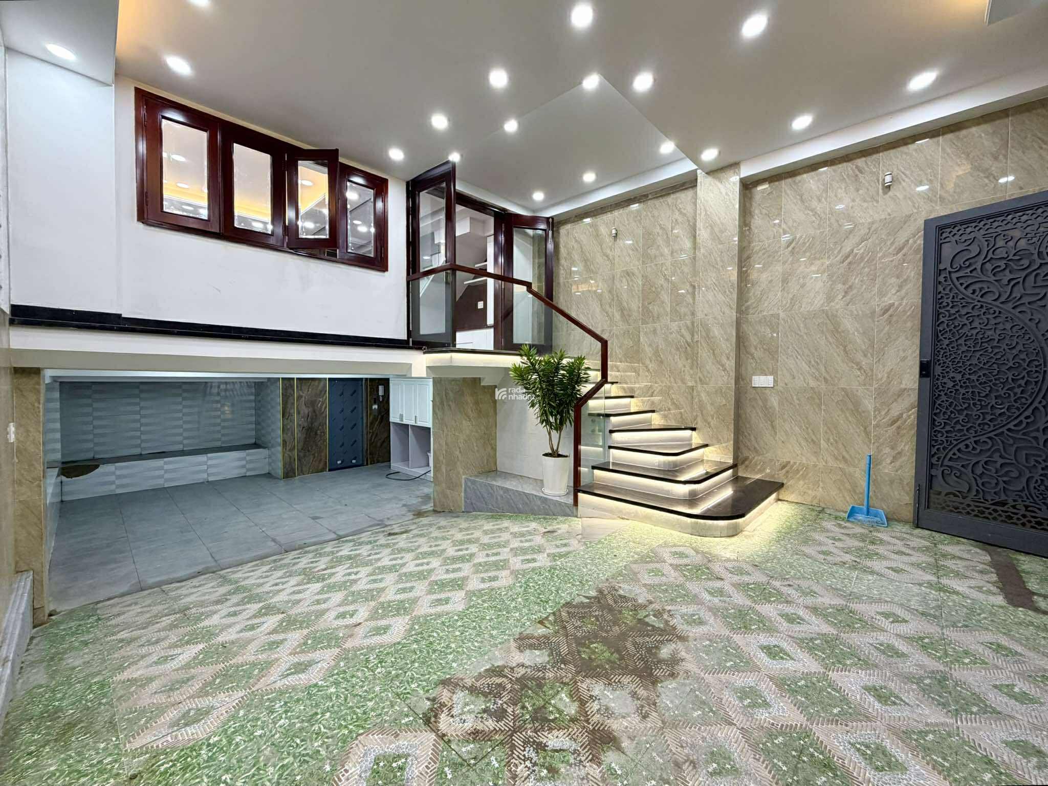 VILLA MẶT TIỀN PHÚ NHUẬN GIÁP NGUYỄN VĂN TRỖI - HẦM  4 TẦNG THANG MÁY - 18.3 TỶ