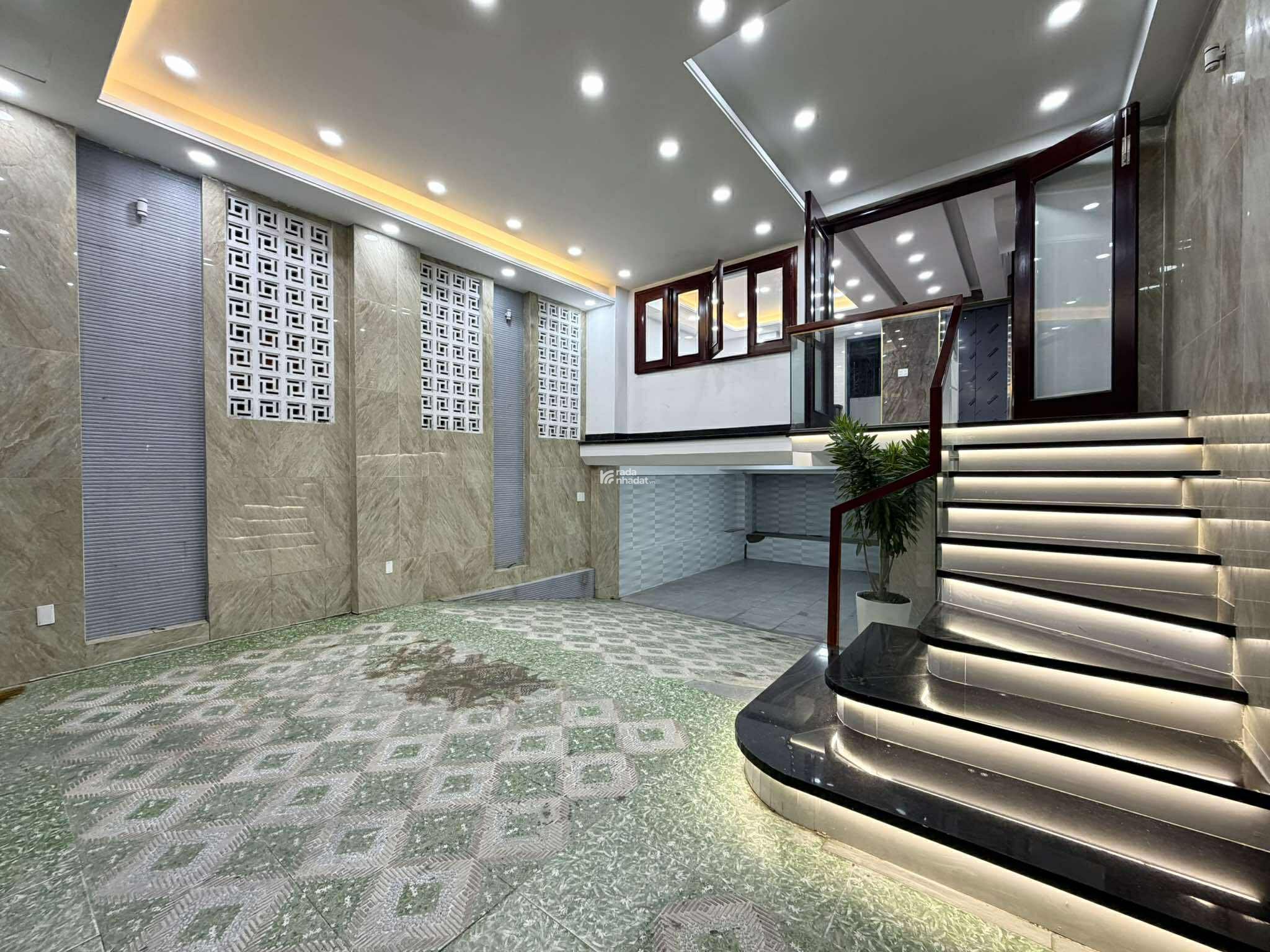 VILLA MẶT TIỀN PHÚ NHUẬN GIÁP NGUYỄN VĂN TRỖI - HẦM  4 TẦNG THANG MÁY - 18.3 TỶ