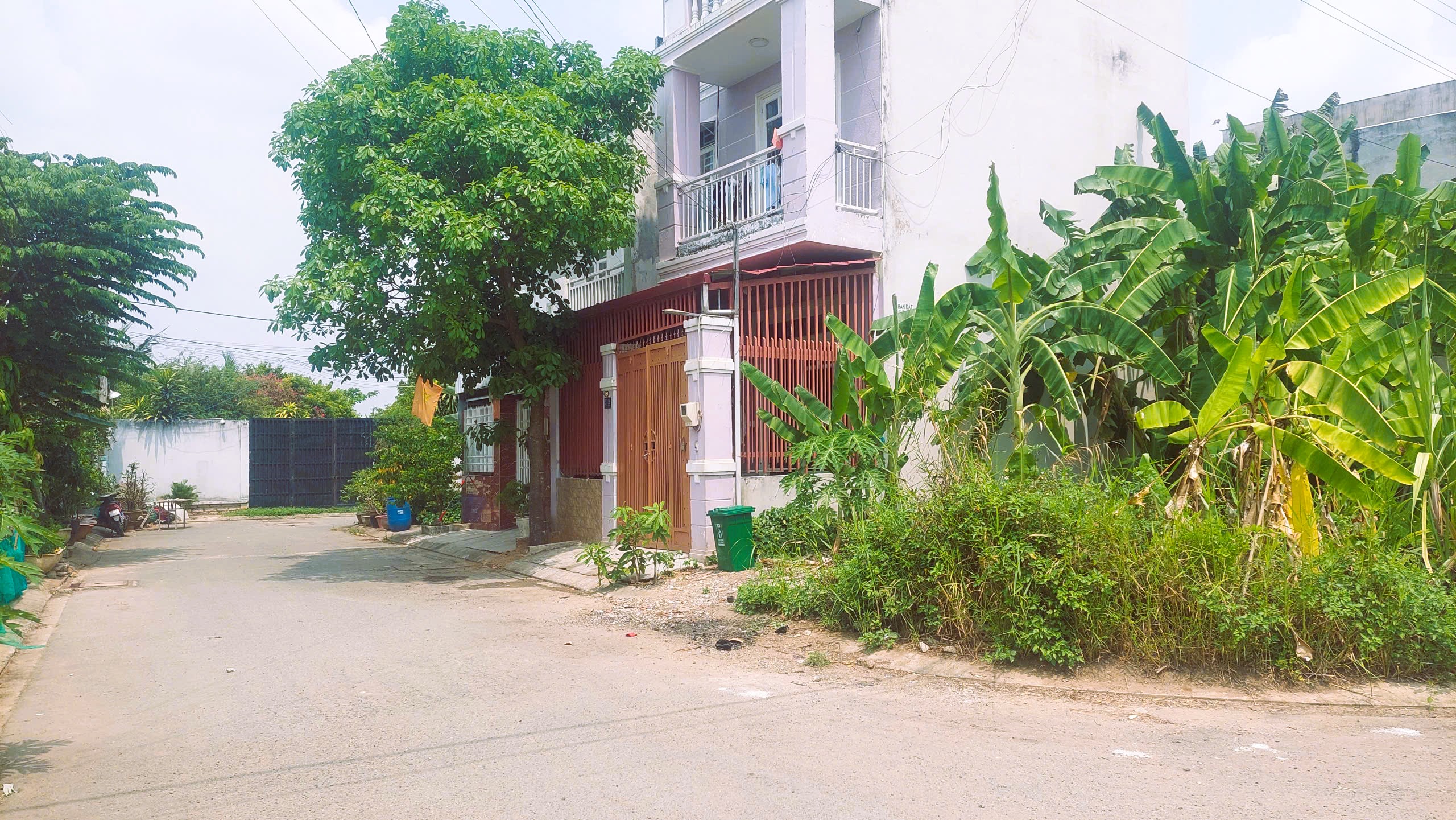 ĐẤT VUÔNG VỨC NGANG 4M, ĐƯỜNG Ô TÔ TRÁNH, KHU PHÂN LÔ, GẦN KĐT ĐÔNG TĂNG LONG - CHỈ 3.3TỶ