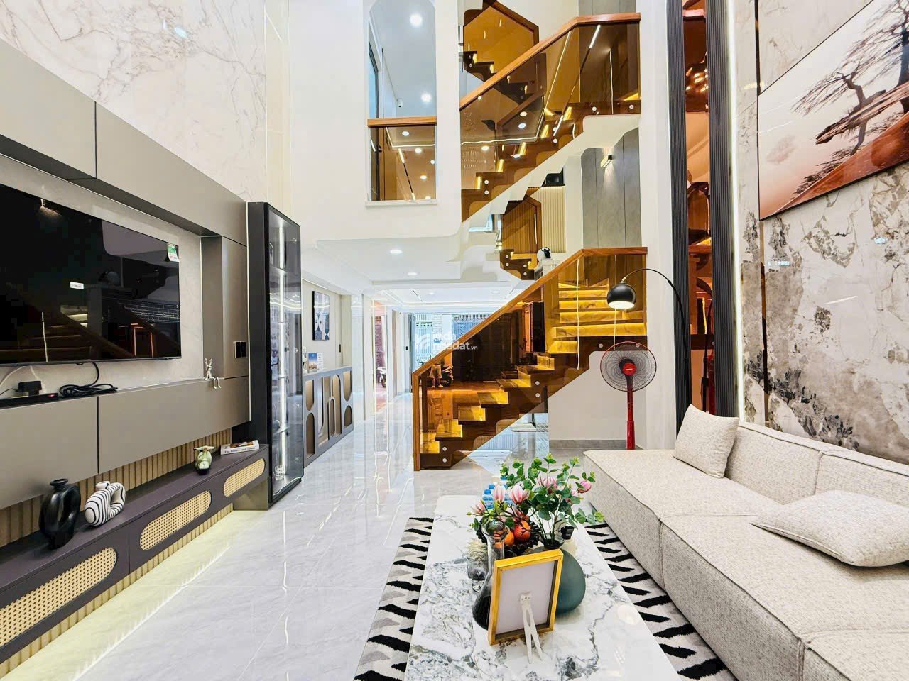 Hạ giá bán gấp nhà 37m2 đường Âu Dương Lân, P3, Q8. Xây 4 tầng, hẻm oto 5m, sổ riêng. Giá 4 tỷ 250